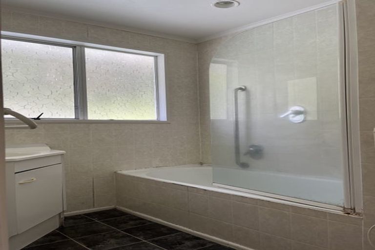 Photo of property in 26 Malters Place, Browns Bay, Auckland, 0630