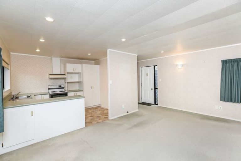 Photo of property in 1/217 Coronation Avenue, Welbourn, New Plymouth, 4310