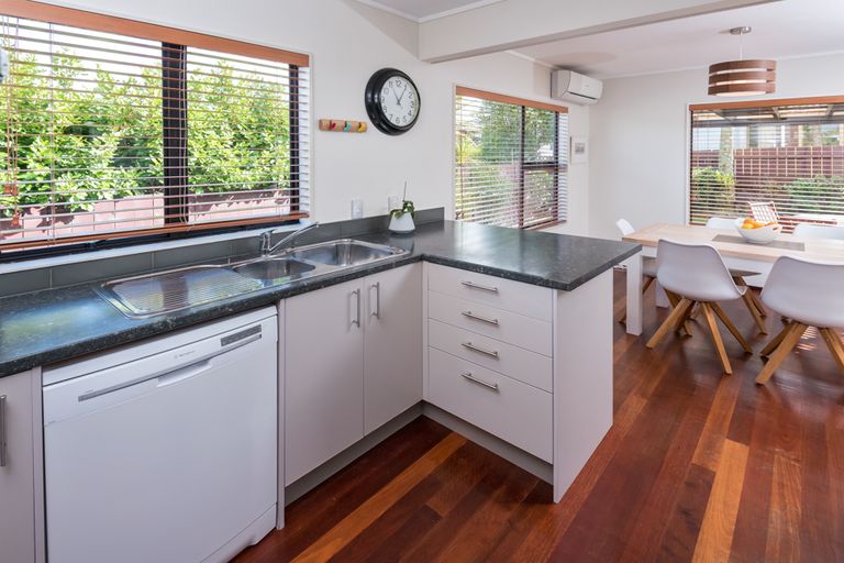 Photo of property in 2/25 Channing Crescent, Botany Downs, Auckland, 2010