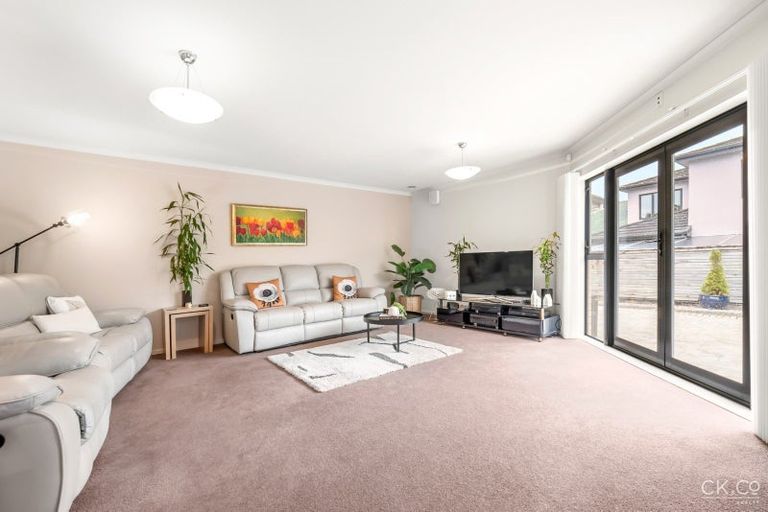 Photo of property in 20 Garrett Place, Riverstone Terraces, Upper Hutt, 5018