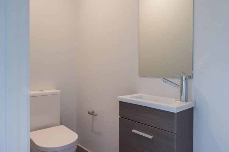 Photo of property in 25/11 Ray Small Drive, Papakura, 2110