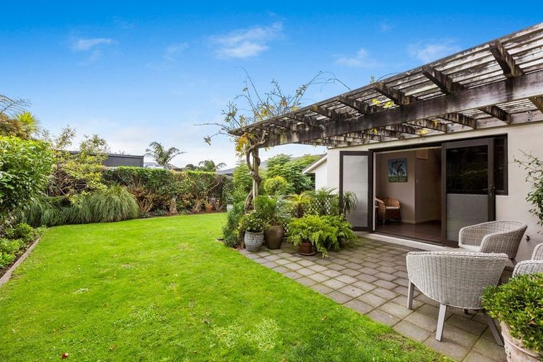Photo of property in 4 Kororako Grove, Whalers Gate, New Plymouth, 4310