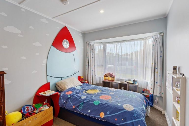 Photo of property in 25 Hillcrest Road, Raumati South, Paraparaumu, 5032