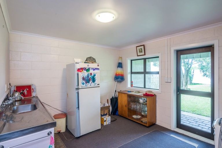 Photo of property in 5 Mahoe Street, Otaki Beach, Otaki, 5512
