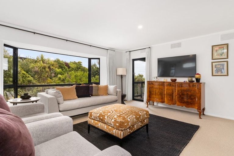 Photo of property in 34 Takahe Drive, Cashmere, Christchurch, 8022