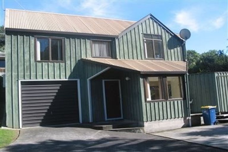 Photo of property in 1/20-22 Waratah Street, Birkenhead, Auckland, 0626