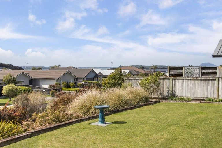 Photo of property in 1 Vantage Place, Omokoroa, 3114