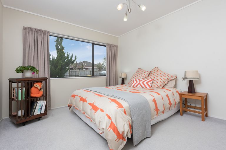Photo of property in 2/25 Channing Crescent, Botany Downs, Auckland, 2010