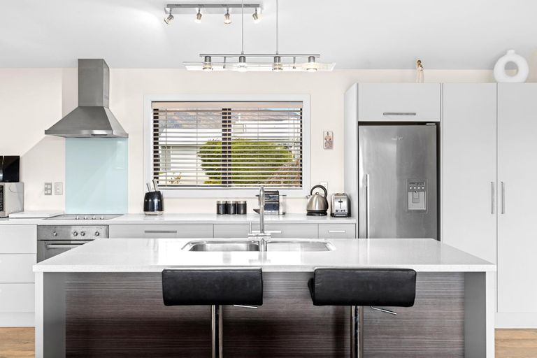 Photo of property in 4 Daniels Terrace, Wanaka, 9305