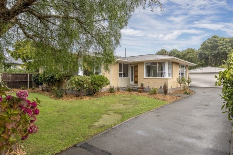 Photo of property in 33 Fenhall Street, Russley, Christchurch, 8042