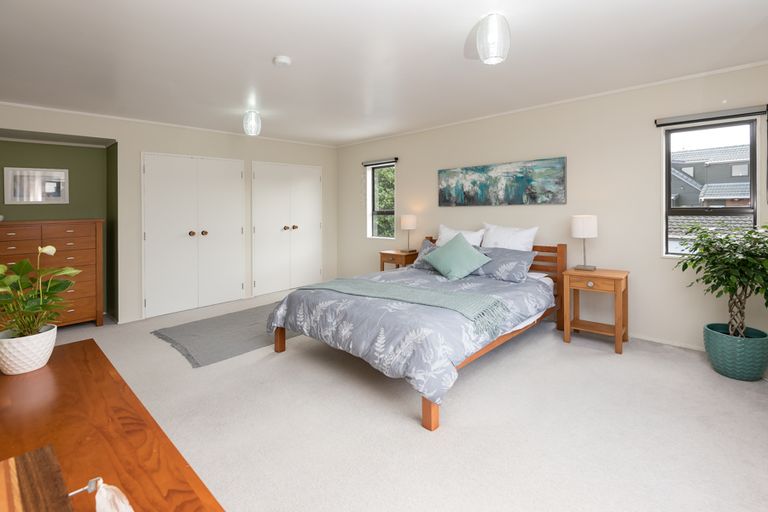 Photo of property in 2/25 Channing Crescent, Botany Downs, Auckland, 2010