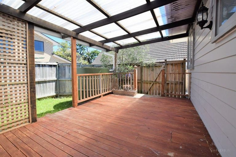 Photo of property in 20 Amberley Avenue, Te Atatu South, Auckland, 0610