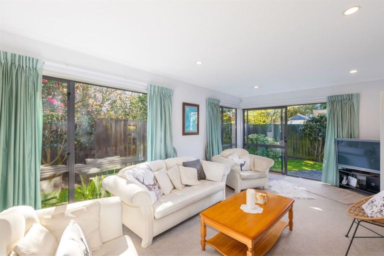 Photo of property in 4a Quirk Place, Sockburn, Christchurch, 8042