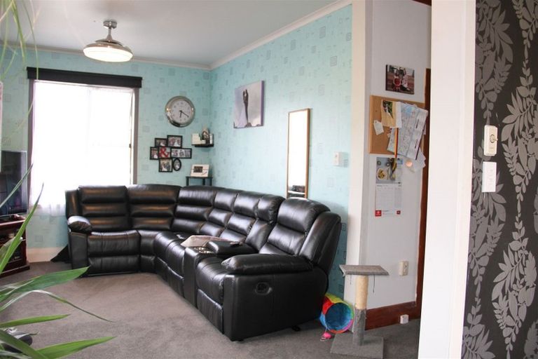 Photo of property in 5 Mcvicar Street, Tuatapere, 9620