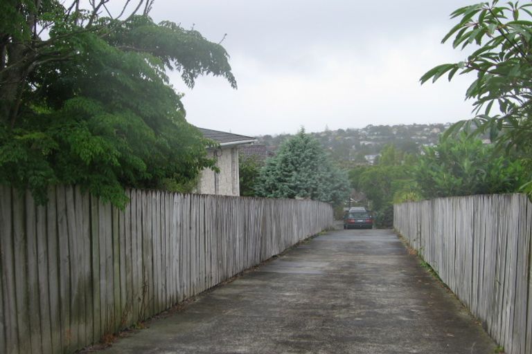 Photo of property in 2/83 Coronation Road, Hillcrest, Auckland, 0627