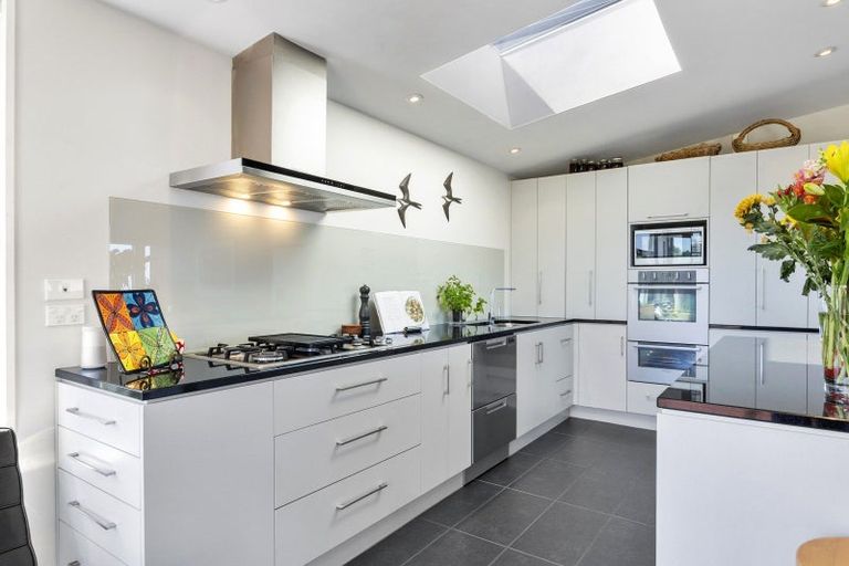 Photo of property in 25 Highgrove, Saint Clair, Dunedin, 9012