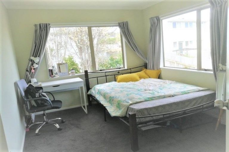 Photo of property in 10a Marie Crescent, Te Atatu South, Auckland, 0610