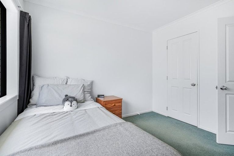 Photo of property in 1 Harrogate Place, Grandview Heights, Hamilton, 3200