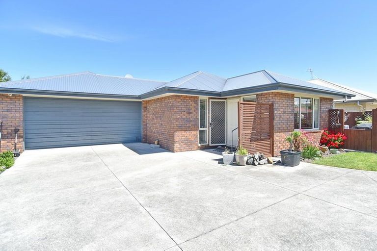 Photo of property in 12 Amberley Beach Road, Amberley, 7410