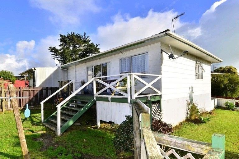 Photo of property in 1/4 Slim Place, Clendon Park, Auckland, 2103