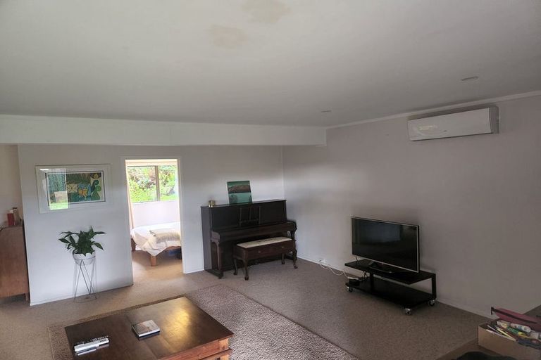 Photo of property in 25 South Lynn Road, Titirangi, Auckland, 0604