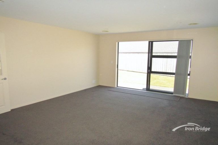 Photo of property in 3 Aotea Drive, Aotea, Porirua, 5024