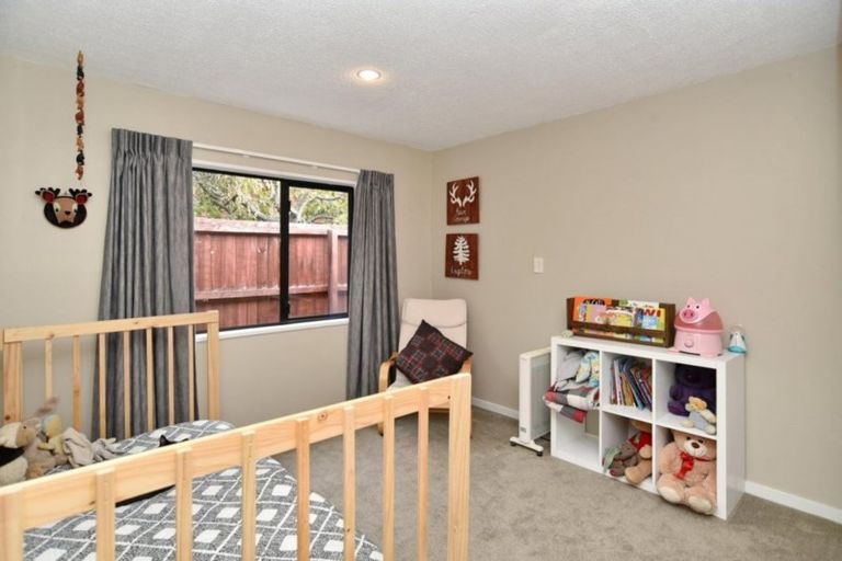Photo of property in 11 Forest Park Place, Parklands, Christchurch, 8083