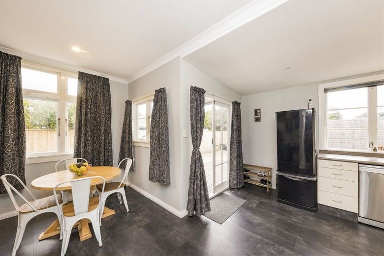 Photo of property in 60 Weston Avenue, Roslyn, Palmerston North, 4414