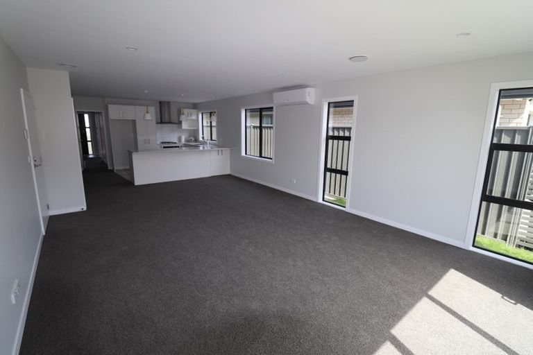 Photo of property in 28 Karearea Avenue, Kenepuru, Porirua, 5022
