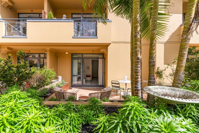 Photo of property in 2c/7-11 Bute Road, Browns Bay, Auckland, 0630