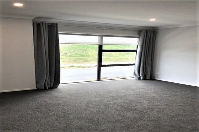 Photo of property in 19 Karearea Avenue, Kenepuru, Porirua, 5022