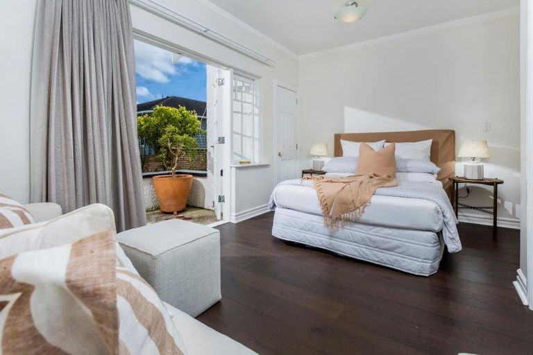 Photo of property in 1 Ascot Avenue, Narrow Neck, Auckland, 0624