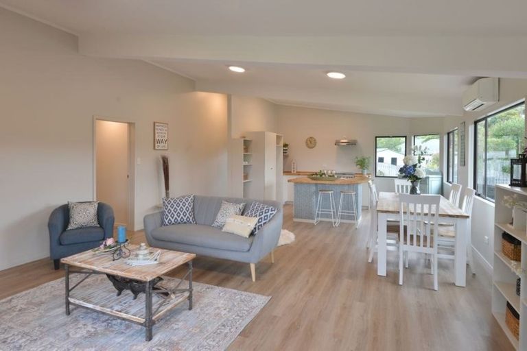 Photo of property in 72a Beach Road, Onerahi, Whangarei, 0110
