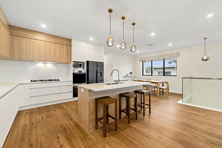 Photo of property in 19 Pacific Heights Road, Orewa, 0931