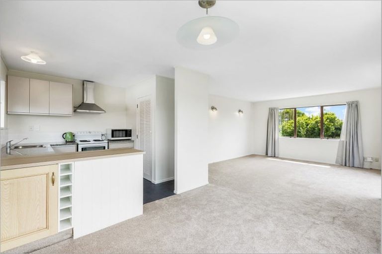 Photo of property in 2/26 Cromdale Avenue, Highland Park, Auckland, 2010