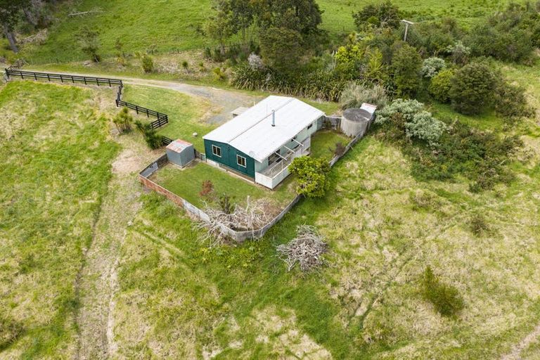 Photo of property in 1308 Bickerstaffe Road, Maungaturoto, 0587