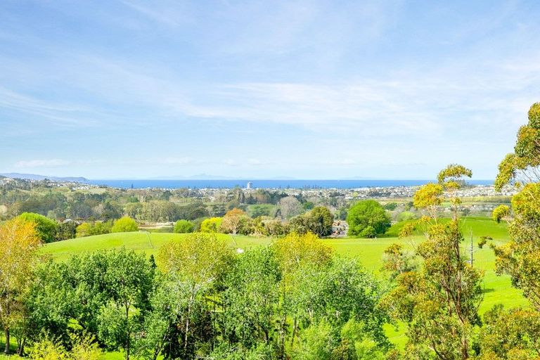 Photo of property in 120 Cemetery Road, Wainui, Silverdale, 0992