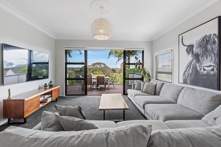 Photo of property in 1/884 Beach Road, Waiake, Auckland, 0630
