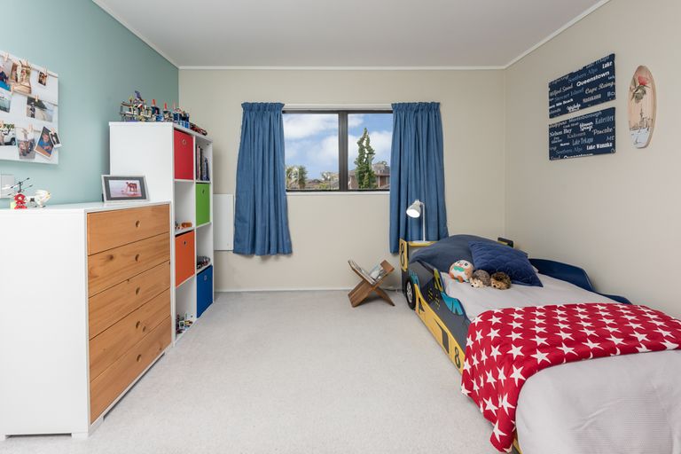 Photo of property in 2/25 Channing Crescent, Botany Downs, Auckland, 2010