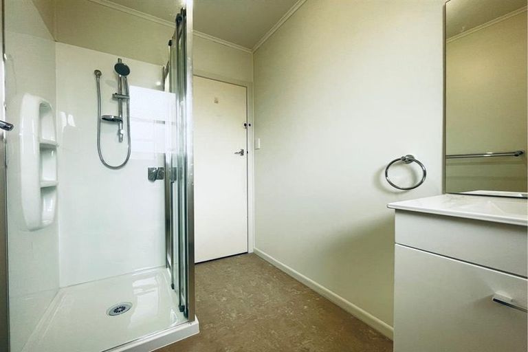 Photo of property in 1/42-44 Opaheke Road, Opaheke, Papakura, 2113