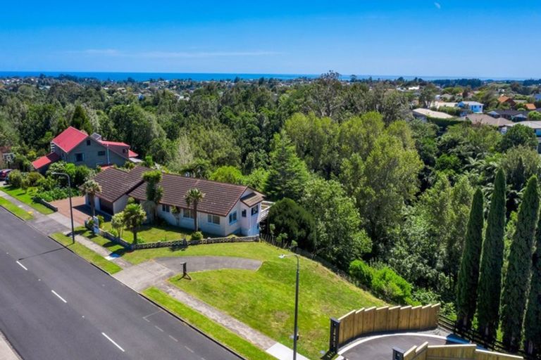 Photo of property in 79 Branch Road, Highlands Park, New Plymouth, 4312