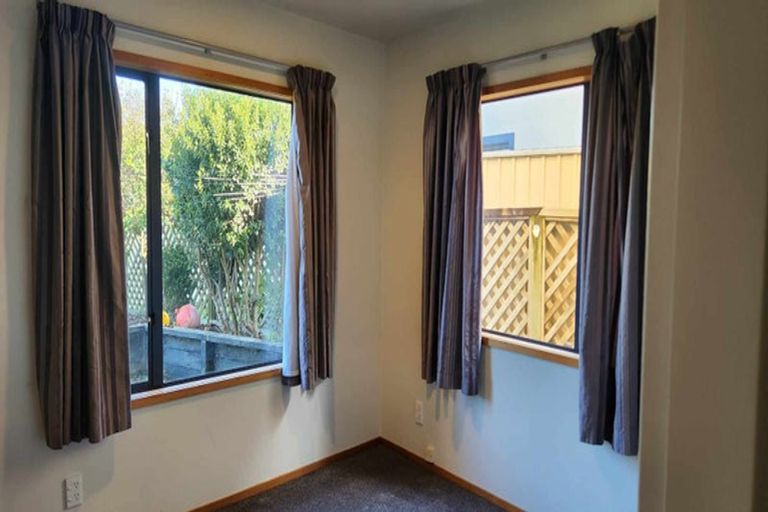 Photo of property in 12 Marina View, Paremata, Porirua, 5026