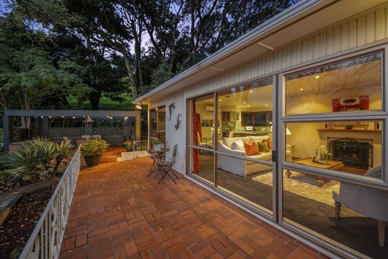 Photo of property in 19 Pikitea Road, Mangere Bridge, Auckland, 2022