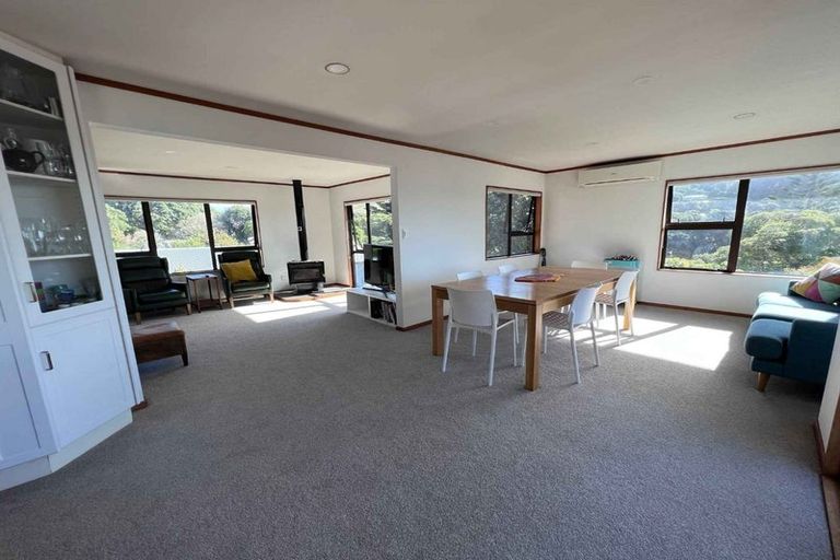 Photo of property in 8 Pukerua Beach Road, Pukerua Bay, 5026