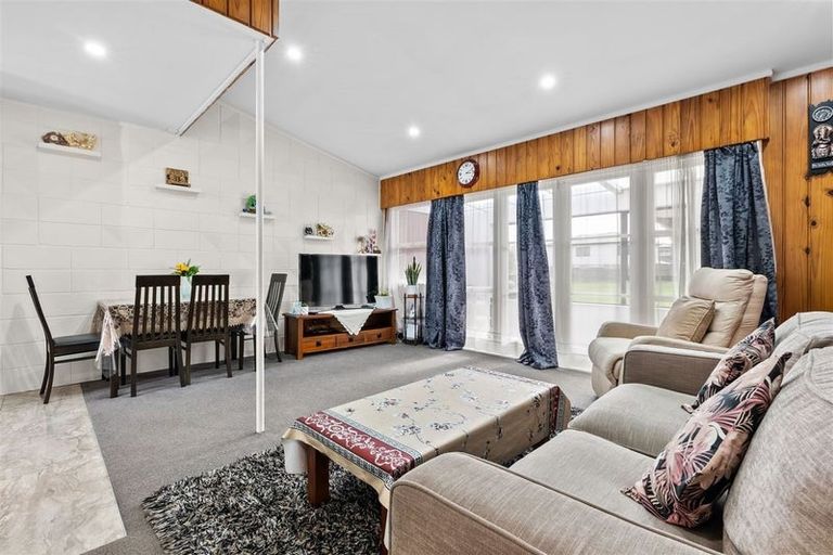 Photo of property in 2/67 Park Avenue, Papatoetoe, Auckland, 2025