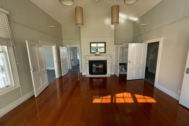 Photo of property in 212 Lake Road, Northcote, Auckland, 0627