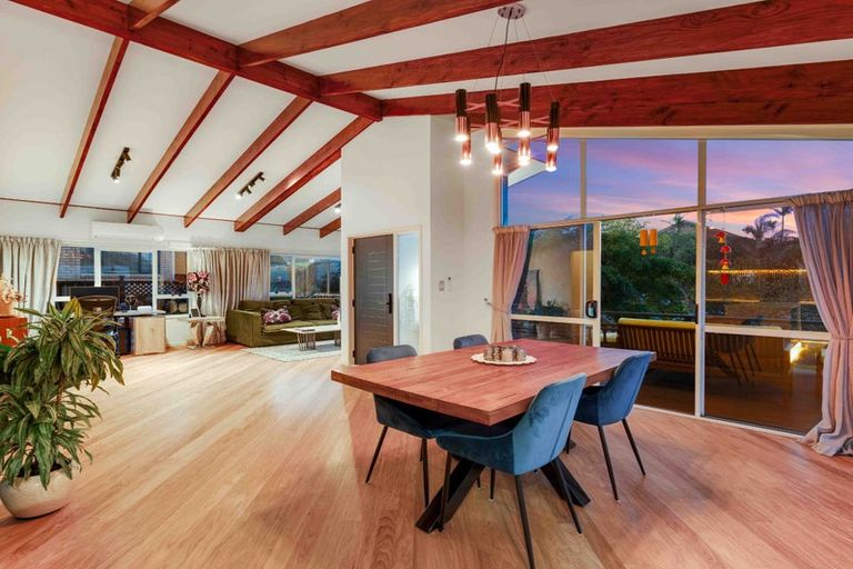 Photo of property in 19 Westpark Drive, West Harbour, Auckland, 0618