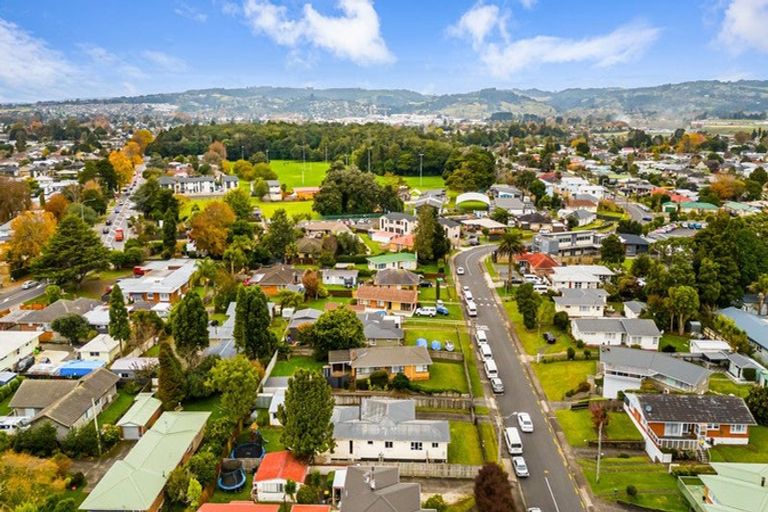 Photo of property in 65 Rosehill Drive, Rosehill, Papakura, 2113
