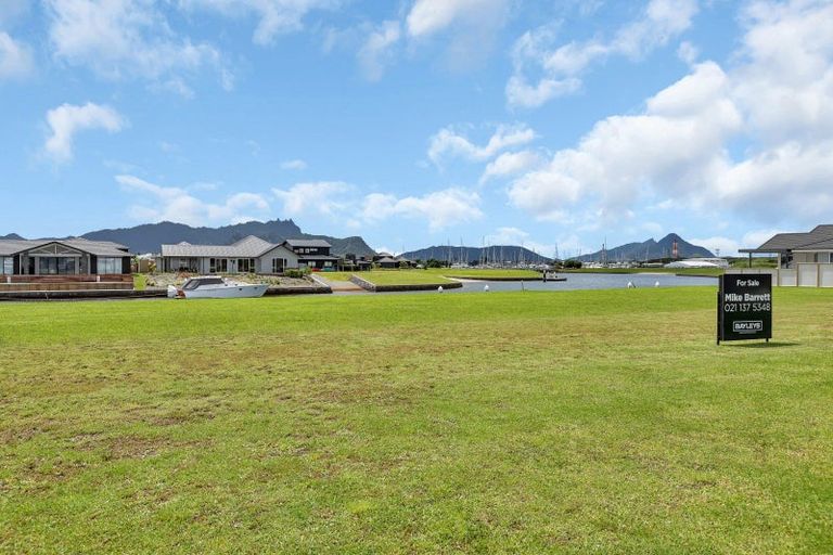 Photo of property in 29 Maturiki Drive, One Tree Point, 0118