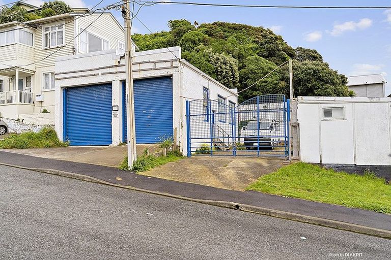 Photo of property in 212 Rongotai Road, Rongotai, Wellington, 6022